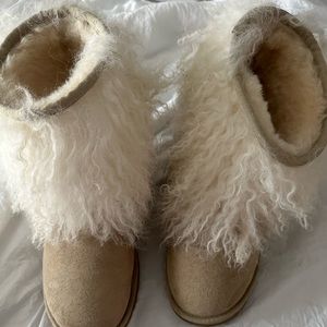 🦄 Authentic Shagg Ugg Boots- 100% Authentic